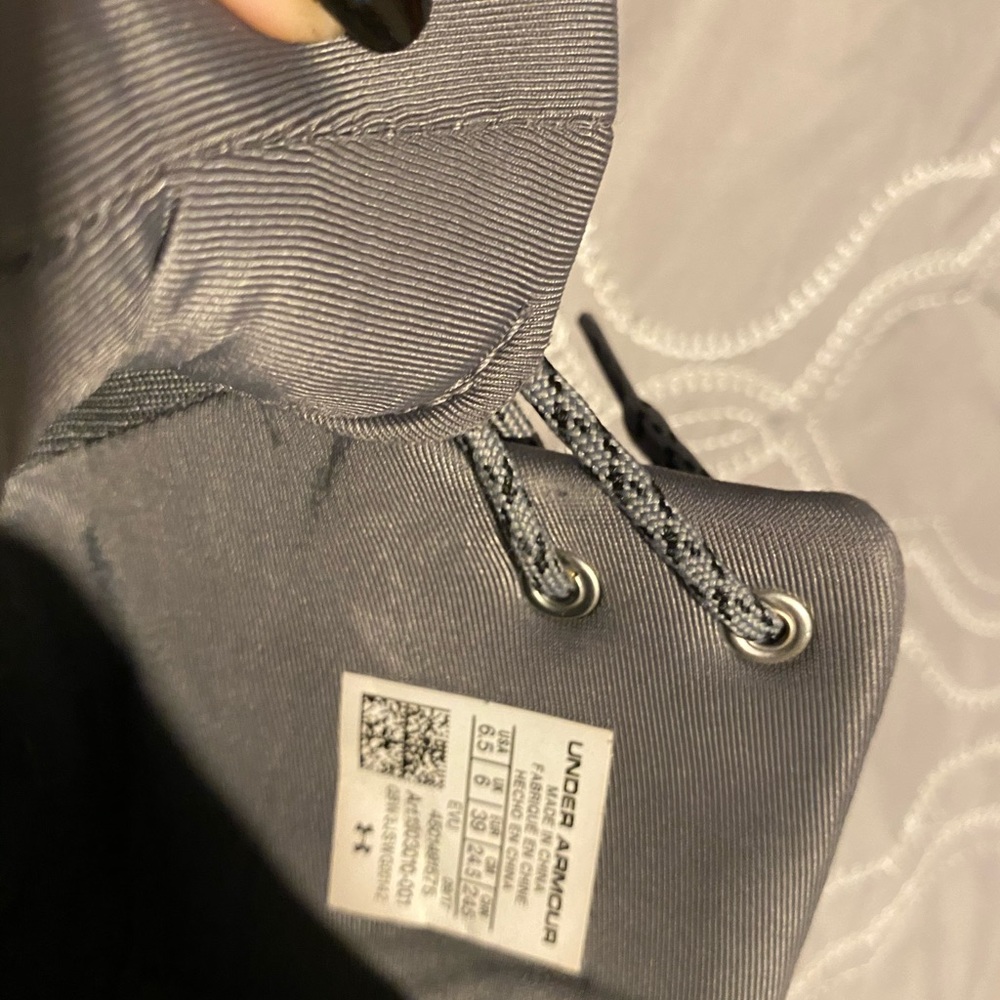 Under armor - Picture 2 of 4